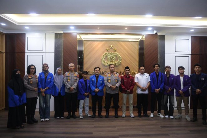 
					PMII–Aliansi Mahasiswa Batam Angkat Tiga Isu Strategis: Reformasi Polri, MBG, dan Kopdes di Polda Kepri