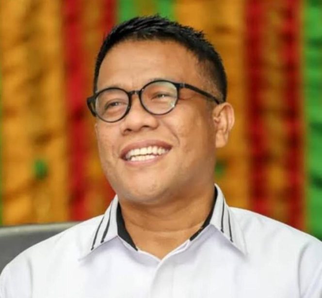 
					Keterangan Photo : Pemerintah Kota Pemko Batam, Kepala Dinas Kebudayaan Dan Parwisata(Kadisbutpar) Ardiwinata