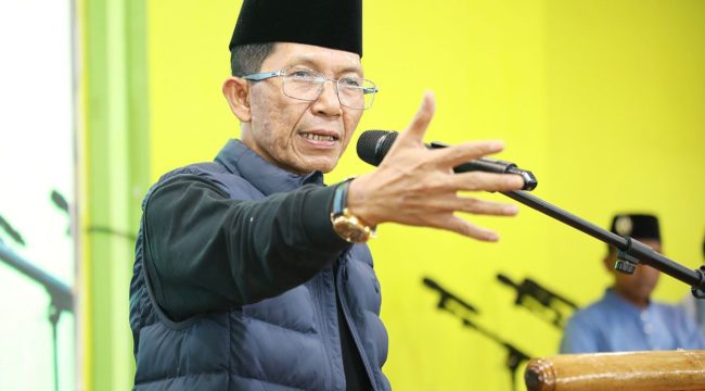 Wali Kota Batam, Amsakar Achmad. 