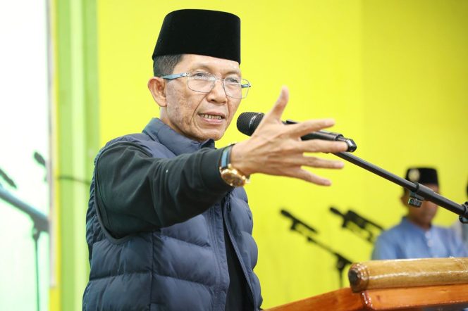 
					Wali Kota Batam, Amsakar Achmad. 