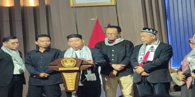 
					Berikut 7 pernyataan sikap Alumni HMI MPO tentang kondisi terkini termasuk soalnserangan AS-Israel ke Iran dan Lebanon serta kondisi Palestina di Aula Badan Bahasa, Jakarta Timur Sabtu 11 April 2026 (Dokumen Pribadi )