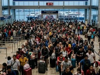 Ilustrasi warga pendatang memasuki Kota Batam dari pelabuhan. (Foto: Ist)