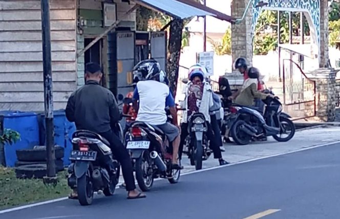 
					Warga Dabo Singkep Berburu Pertalite, Rela Antre Dari Pagi Hingga Malam Hari