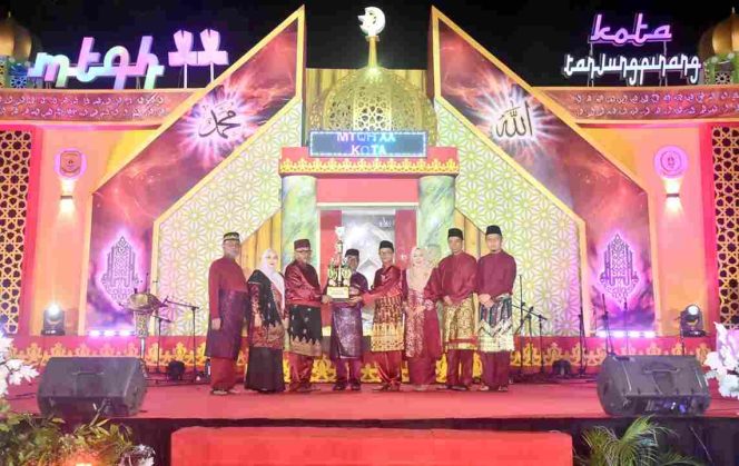 
					Penutupan MTQH XX, Kecamatan Tanjungpinang Kota Kembali Raih Juara Umum