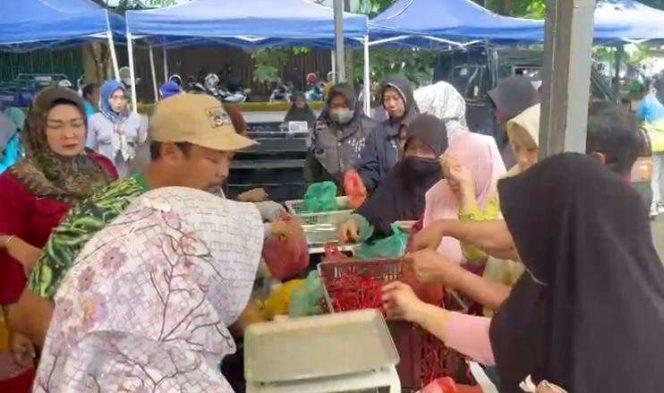 
					Operasi Pasar Murah Jadi Alternatif Belanja Hemat Warga