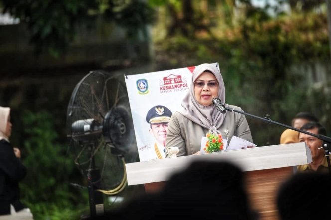 
					Ketua TP PKK Kepri, Dewi Kumalasari menyampaikan kata sambutan dalam kegiatan Kesbangpol Masuk Sekolah (Kemas) seri 17 tahun 2026 digelar di SMKN 1 Bintan Utara, Senin (25/5/2026).