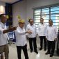Menteri Pelindungan Pekerja Migran Indonesia (P2MI), Mukhtarudin (Bertanjak), didampingi Gubernur Kepri Ansar Ahmad dan Wagub Nyanyang Haris Pratamura meninjau Kantor Balai Pelayanan Pelindungan Pekerja Migran Indonesia (BP3MI) Kepulauan Riau di Tanjungpinang, Senin (8/6/2026). 