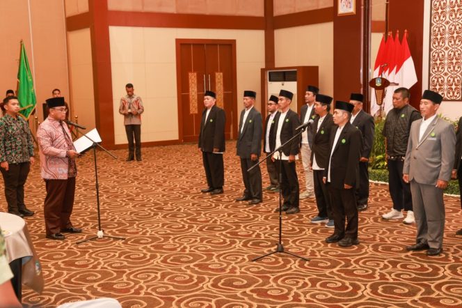 
					Pelantikan Pengurus Pimpinan Wilayah Persatuan Islam (PW PERSIS) Provinsi Kepulauan Riau periode 2026–2031 di Aula Wan Seri Beni, Dompak, Jumat (26/6/2026). 