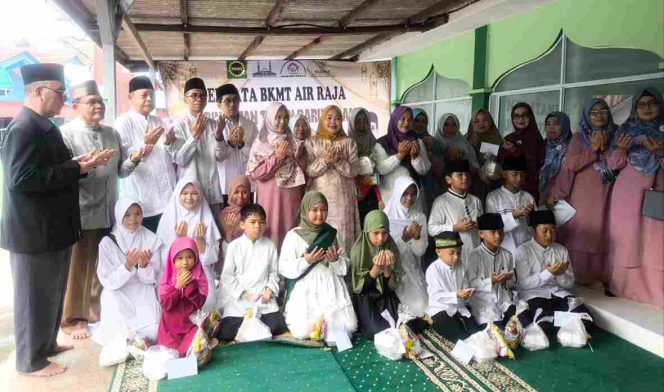
					Permata BKMT Air Raja Gelar Pawai Muharam 1448 H, Perkuat Nilai Keagamaan dan Persaudaraan