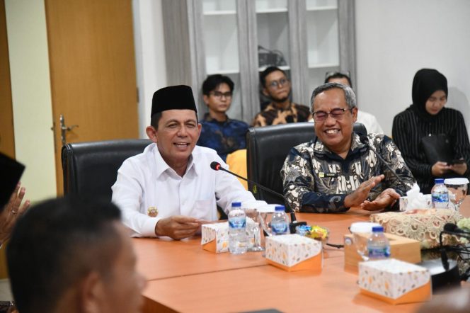 
					Gubernur Kepri Ansar Ahmad bersama Kepala BPKP Provinsi Kepulauan Riau, Mudzakir dalam pertemuan dilaksanakan di Kantor BPKP Kepri, Jumat (19/6/2026). 