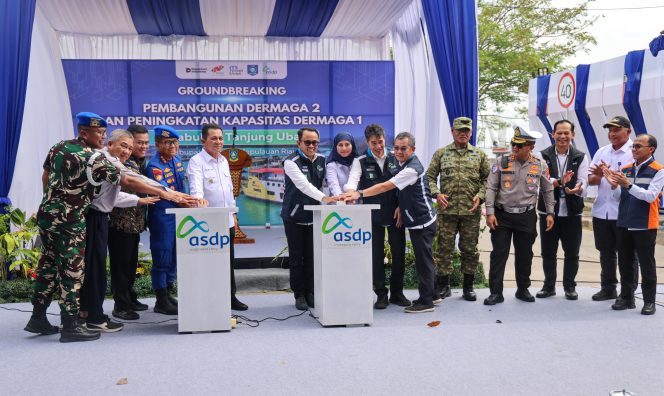 
					Perkuat Konektivitas, Pembangunan Dermaga II Tanjung Uban Resmi Dimulai