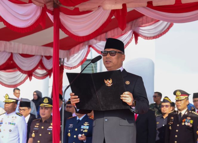 
					Membacakan amanat Kepala BPIP RI, Wagub Nyanyang menegaskan Pancasila sebagai fondasi persatuan dan perdamaian dunia. 