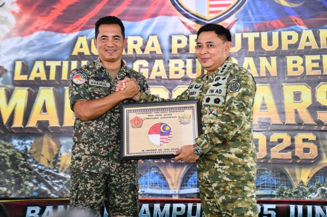 
					Latgabma Malindo Darsasa 12AB/2026 Resmi Ditutup, TNI-ATM Perkuat Kesiapsiagaan Dan Kerja Sama Kemanusiaan 
