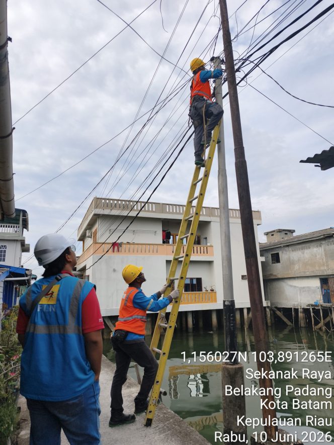 
					Jaga Kualitas Layanan, PLN Belakang Padang Lakukan Manajemen Sambungan Rumah