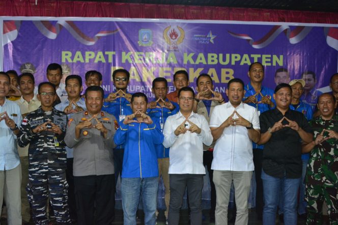 
					Bupati Kepulauan Anambas, Aneng secara resmi membuka Rapat Kerja Kabupaten Komite Olahraga Nasional Indonesia (KONI) Kabupaten Kepulauan Anambas Tahun Anggaran 2026. Kegiatan yang berlangsung di Aula Siantanur, Sabtu (13/06/2026).