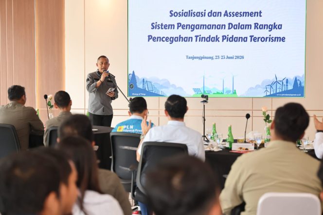 
					Kepala BNPT RI, Komjen Pol Eddy Hartono dalam kegiatan sosialisasi dan assesment sistem pengamanan dalam rangka pencegahan tindak pidana terorisme di PT PLN Indonesia Power Tanjungpinang, Selasa (23/6/2026). 
