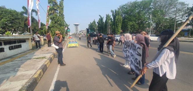 
					HMI MPO Cilegon Desak APH Tuntaskan Kasus Korupsi Tanpa Tebang Pilih, Soroti Perkara ASABRI hingga Krakatau Steel