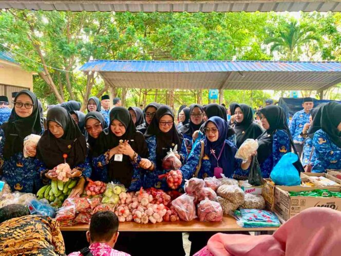 
					Usai Upacara HUT ke-81 RI, ASN Pemko Belanja di Gerai Pangan