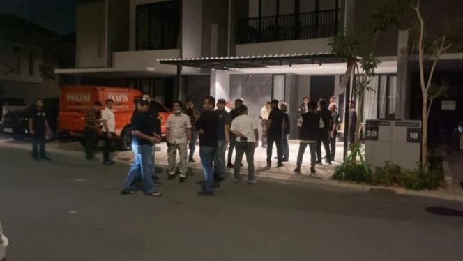 
					Bareskrim Kepung Sarang Akau Hollywood Batam, 3 Brangkas Disita