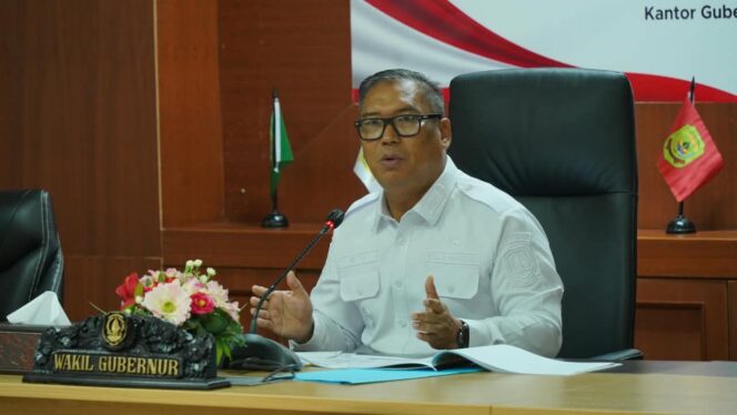 
					Wakil Gubernur Kepri, Nyanyang Haris Pratamura memimpin Rakor Penyelenggaraan Program MBG di Provinsi Kepri, di Ruang Rapat Lantai IV Kantor Gubernur Kepri, Dompak, Tanjungpinang, Senin (24/8/2026)