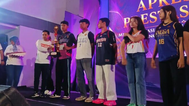 
					Perdana Digelar, Dispora Trenggalek Beri Apresiasi Atlet Pelajar Peraih Prestasi PHBN 2026