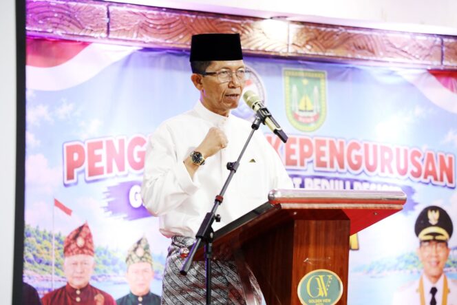 
					Wali Kota Batam, Amsakar Achmad, menyampaikan sambutan saat menghadiri Pengukuhan Pengurus GMPP Kota Batam di Golden View Hotel, Bengkong, Sabtu (12/9/2026). 