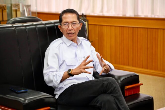 
					Wali Kota Batam, Amsakar Achmad.
