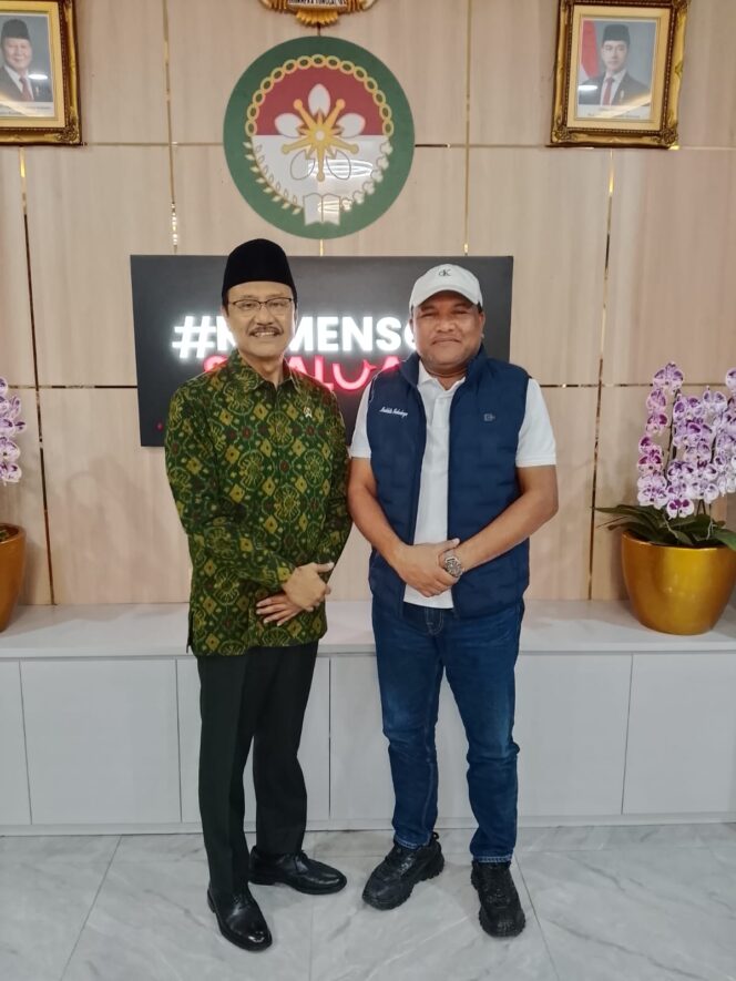 
					Bupati Bireuen H. Mukhlis Bertemu Menteri Sosial, Bahas Percepatan Penyaluran Jadup bagi Masyarakat Terdampak Banjir