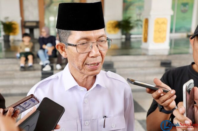 
					Wali Kota Batam, Amsakar Achmad.
