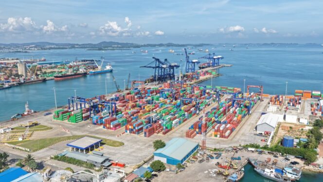
					Kinerja Pelabuhan Batam Tumbuh Solid hingga Triwulan III-2026: General Cargo Tembus 9,5 Juta Ton, Mobilitas Penumpang Capai 7,5 Juta Orang