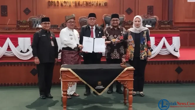 
					Wako Lis dan Pimpinan DPRD Setujui Ranperda Cadangan Pangan Daerah